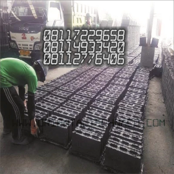 Batako Beton Press Tiga Lubang Franco Size 40 X 20 X 10 Cm